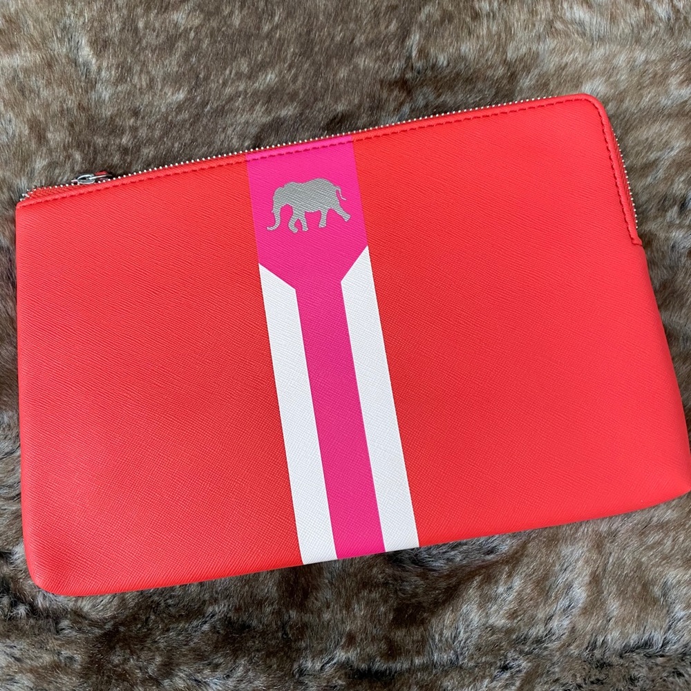 NIB Stella & Dot Elephant Zip Clutch